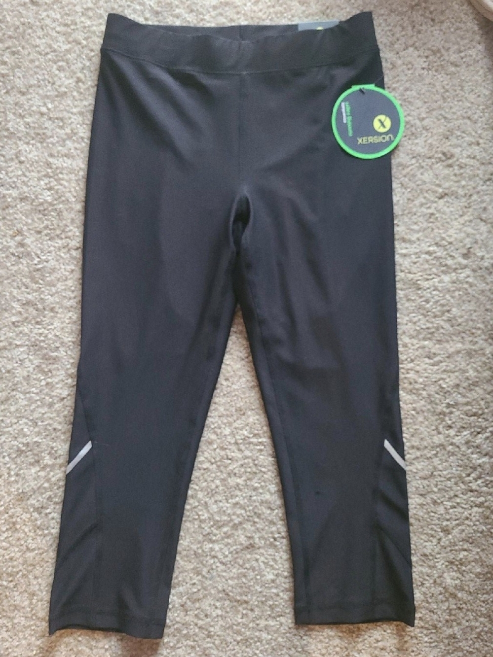 Xersion Black Capri Leggings with Reflective Trim